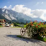 Tischlbergerhof Hotel 3*